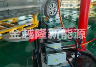 报废汽车拆解设备厂使用的相关设备有哪些(图1) 报废汽车拆解设备厂使用的相关设备有哪些(图1)